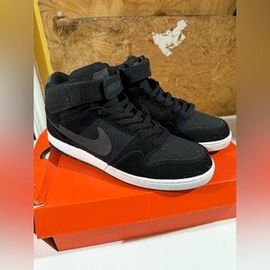 *Labor Day Sale* Nike SB Dunk Sneakers